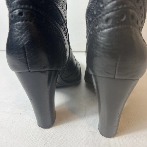 Michael Kors Black Pebbled Leather Wingtip Knee High Boots Shoes Women's Size 6M - Picture 7 of 12